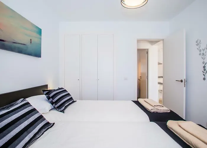 Flower Beach Suite 6